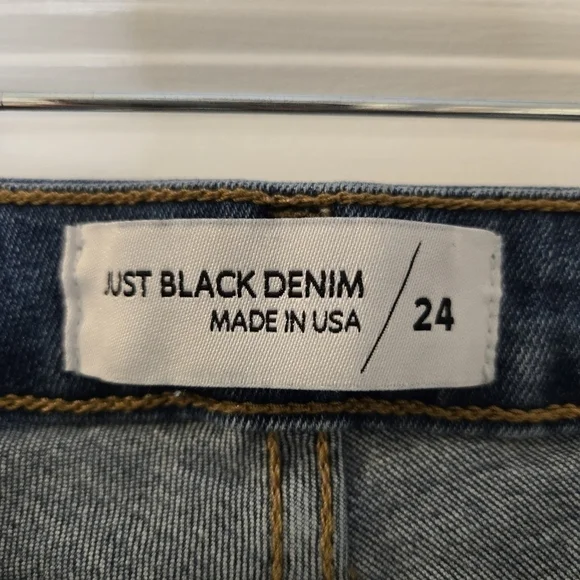 Just Black Denim Flex Waist Mid Rise Jeans with Fringe Ankles Hems Size 24 - Picture 4 of 15